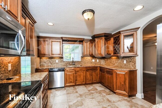 Building Photo - 4635 Dillwyn Dr