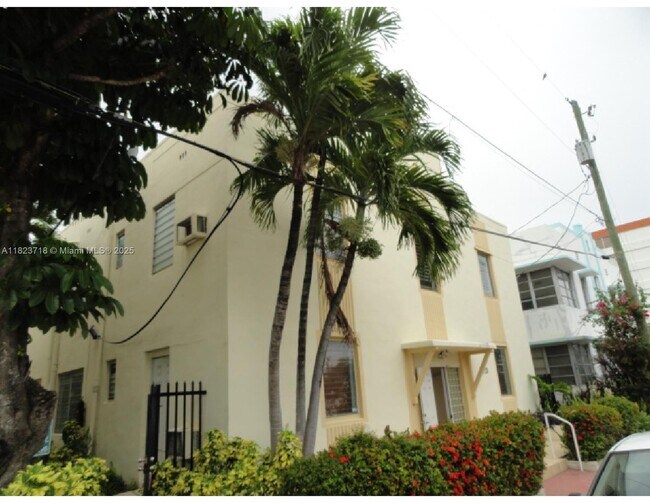 Building Photo - 7928 Harding Ave