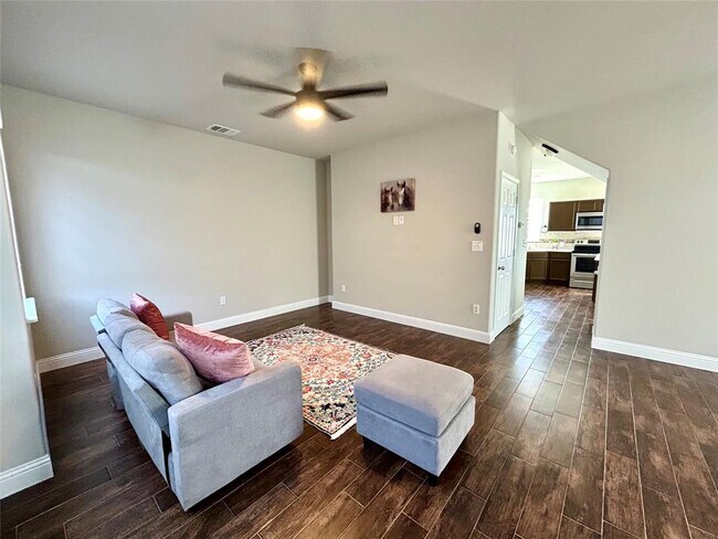 Building Photo - 3805 US-290