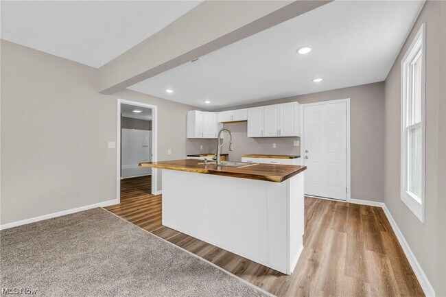 Building Photo - 3874 W 37th St