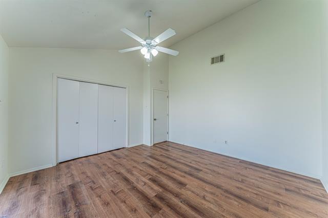 Building Photo - 502 Prairie Dell St