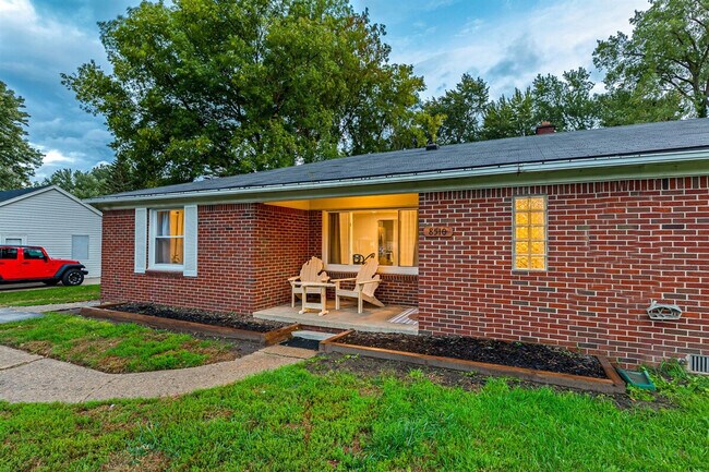 Building Photo - 8254 Mary Ann Ave