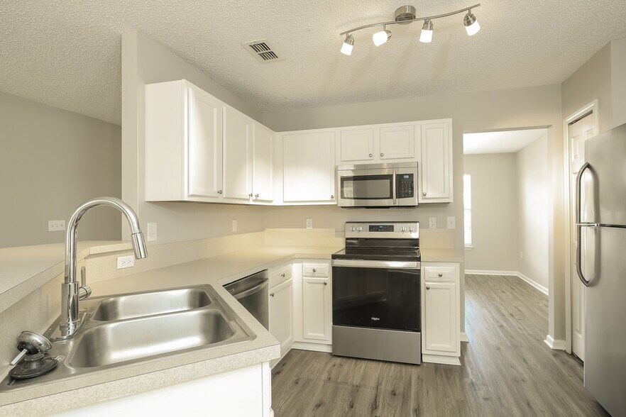 Building Photo - 13517 Ashford Wood Ct E