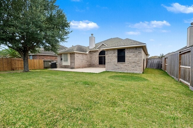 Building Photo - 809 Hallmark Oak St