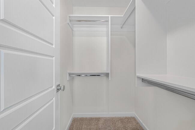 Building Photo - 409 Deer Path Lp