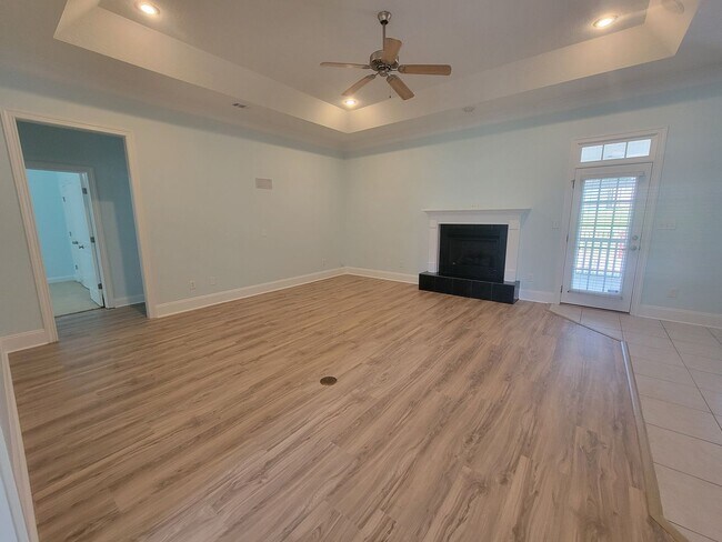 Building Photo - Beautiful home in Cypress Lakes in Lake Park