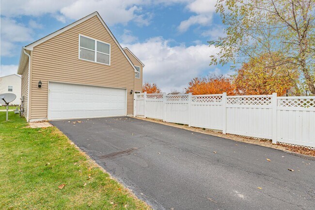 Building Photo - 6003 Bell Classic Dr