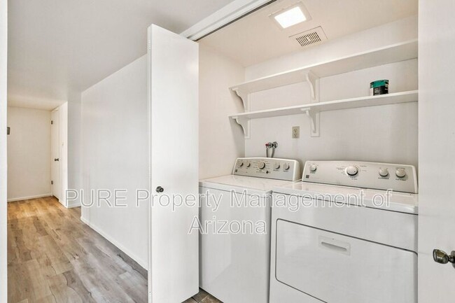 Building Photo - 2604 W Ellis Dr