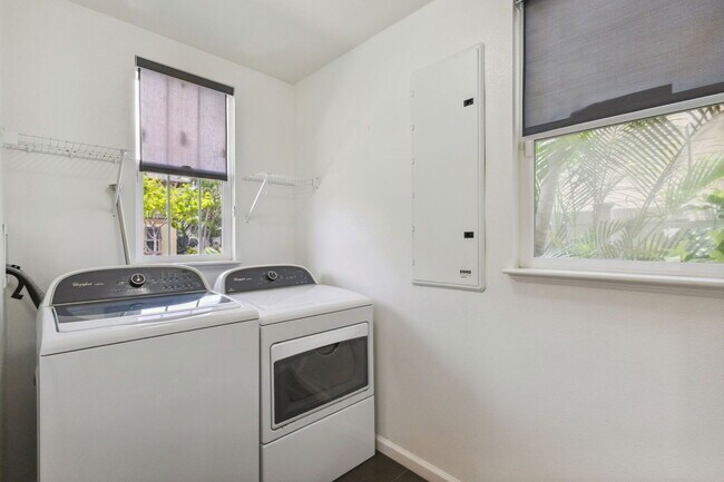 Building Photo - 91-1115 Waipuhia St