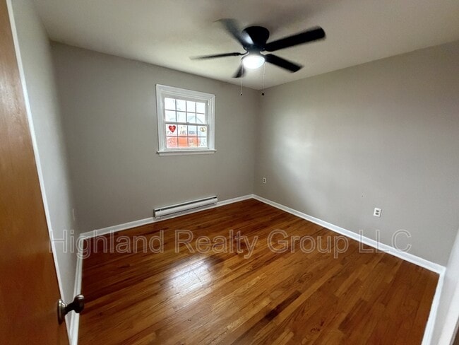 Building Photo - 152 Penn St