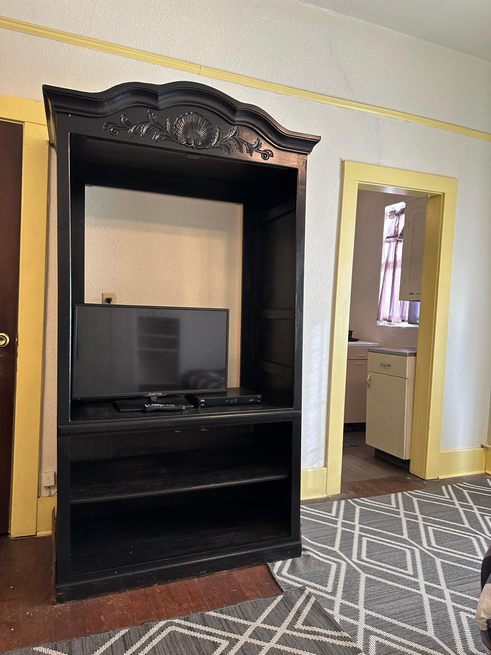 Building Photo - 517 Sullivan St