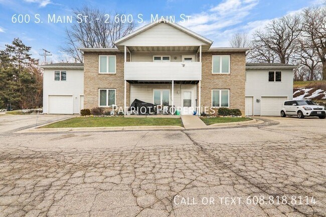 Building Photo - 600 S Main St