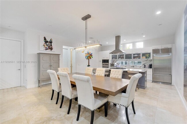 Building Photo - 3266 NE 15th St