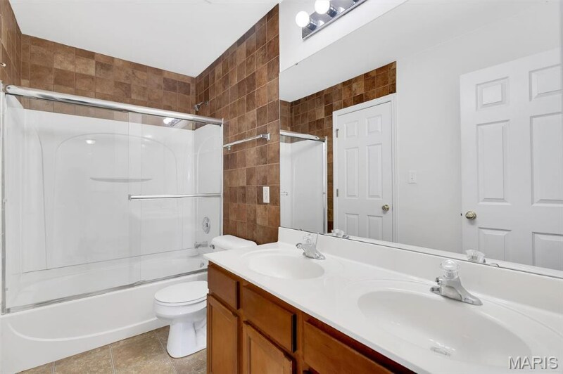 Building Photo - 32 Brushy Brook Ct