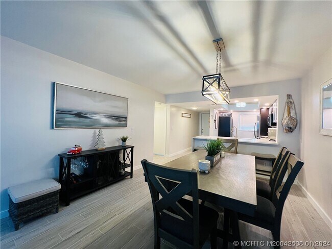 Building Photo - 10102 S Ocean Dr