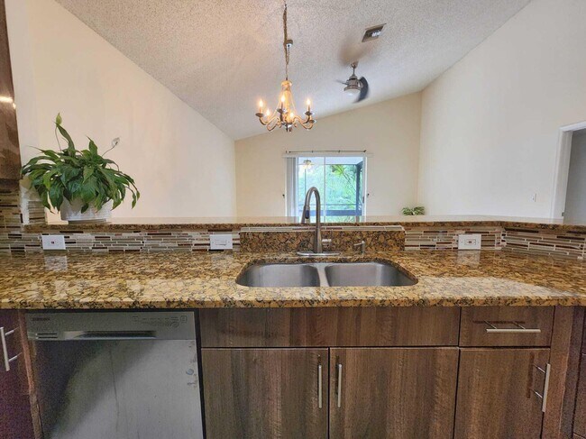 Building Photo - 7705 Forest Green Ln