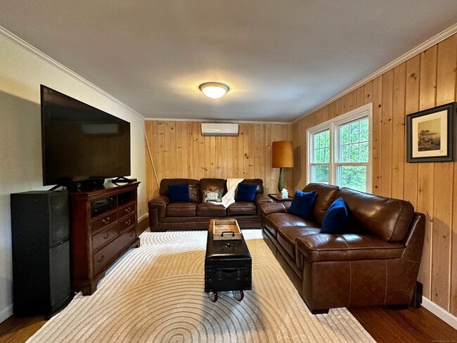 Building Photo - 18 Inglenook Dr