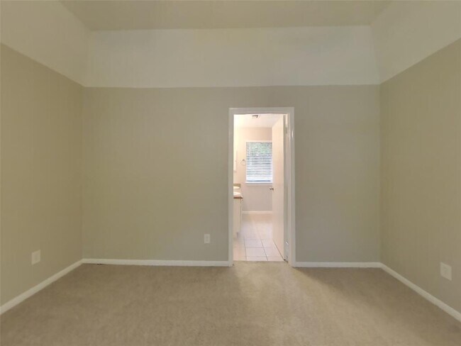 Building Photo - 14811 Cypress Ridge Dr
