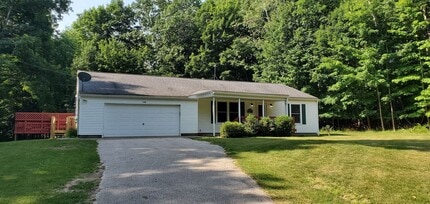 Building Photo - 4 Bedroom Parsonage Property 1 Mile to Fra...