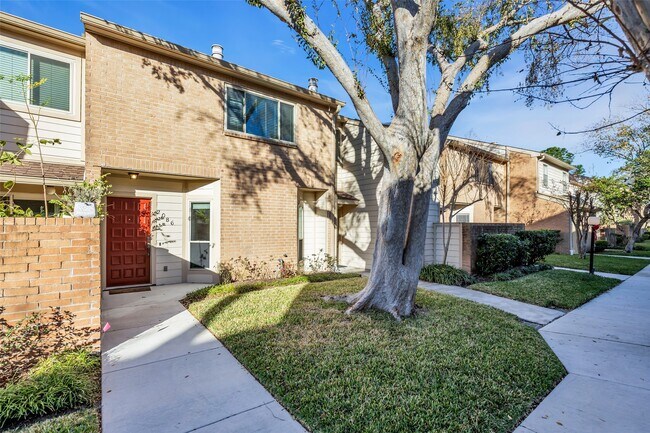 Building Photo - 2086 Augusta Dr