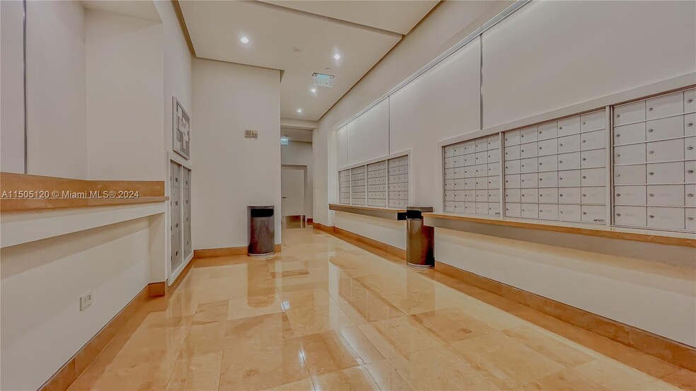 Building Photo - 801 Brickell Key Blvd