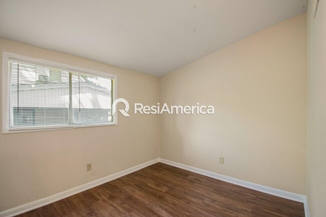 Building Photo - Thoughtfully Updated 3/1 in Westwood