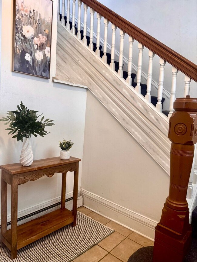 Building Photo - Victorians