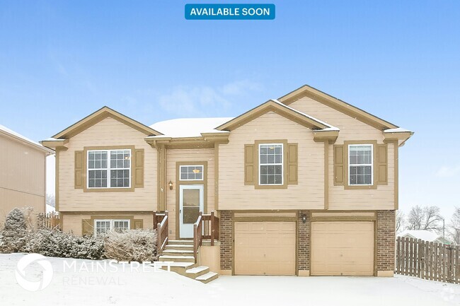 Building Photo - 1600 NW High View Dr