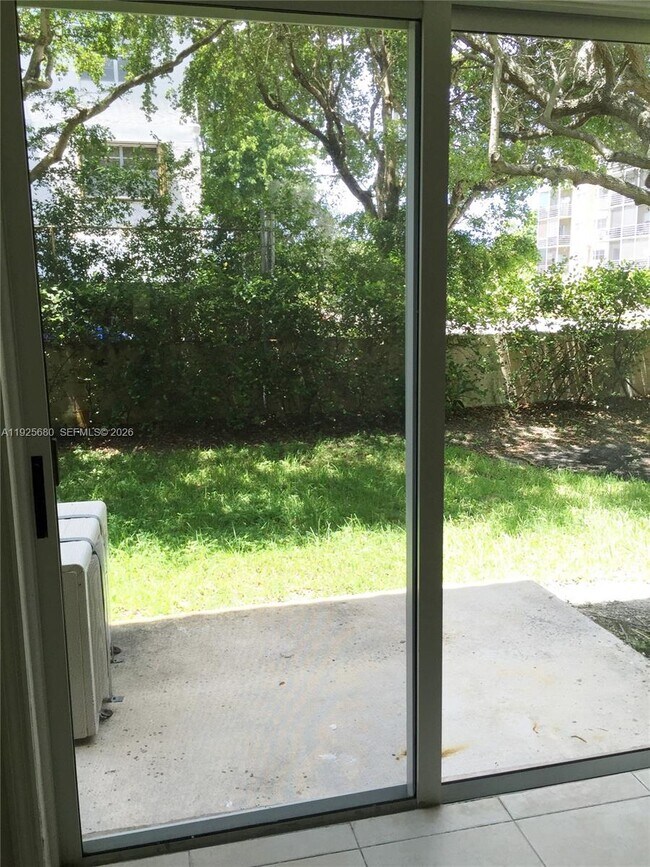 Building Photo - 8940 NE 8th Ave