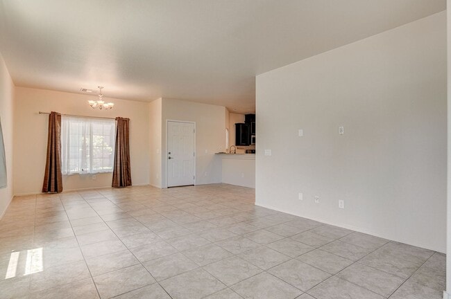 Building Photo - Adorable three bedroom in incredible SW location! Solar panels!