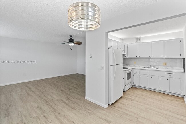 Building Photo - 301 SW 135th Ave