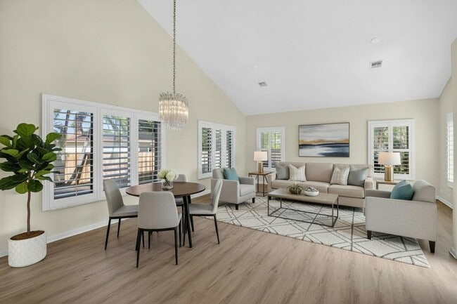 Building Photo - 4517 NW 5th Ave