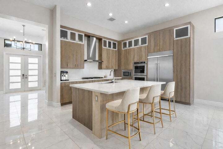 Building Photo - 17317 Santaluce Mnr