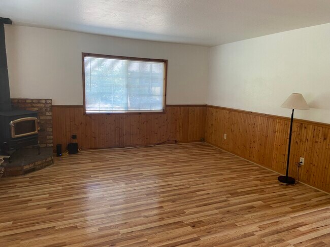 Building Photo - 2673 Wailaki St