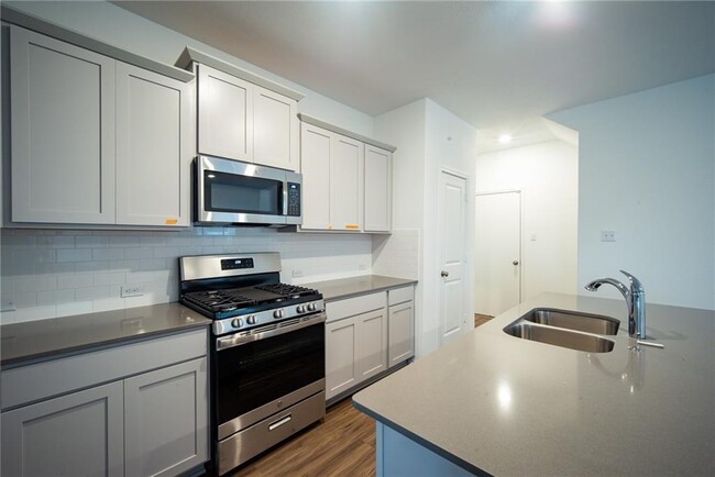 Building Photo - 220 Longbridge Dr