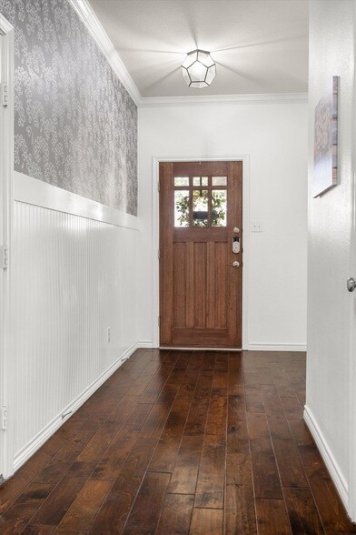 Building Photo - 3700 Linden Ave