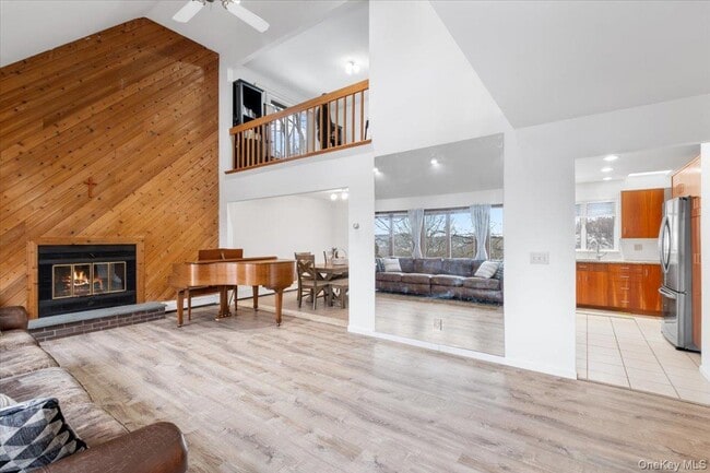 Building Photo - 712 Linda Ave