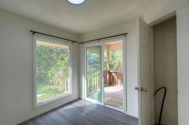 Building Photo - 9574 Darkwood St