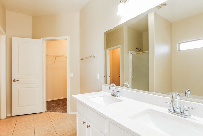 Building Photo - 16115 N 168th Ave