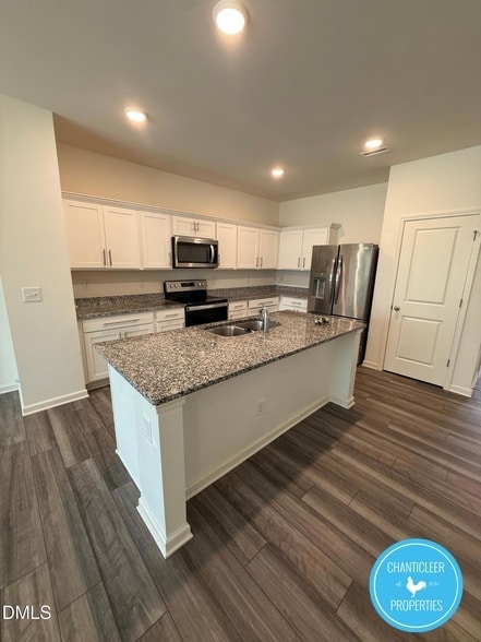 Building Photo - 329 Spaight Acrs Wy