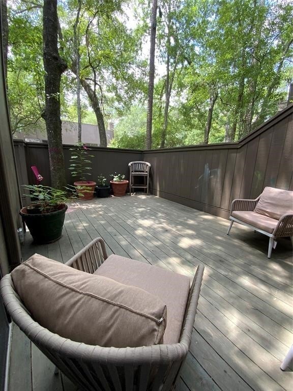 Building Photo - 233 Litchfield Ln