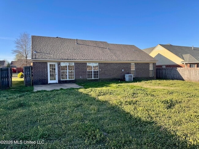 Building Photo - 1664 Madison Cove E