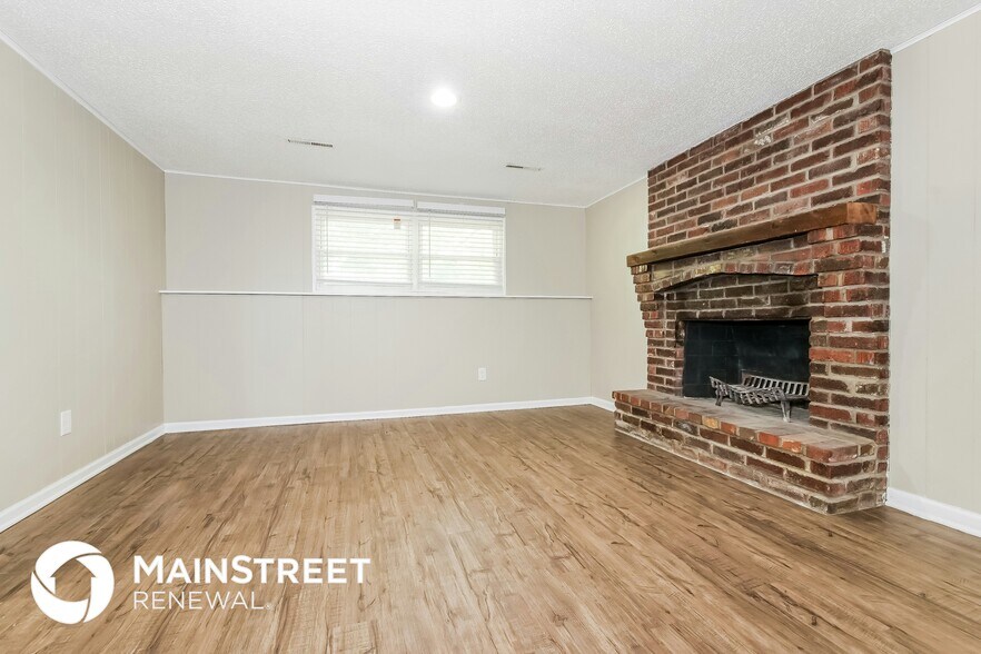 Building Photo - 521 Trevis Ave