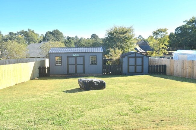 Building Photo - 1889 Long Creek Falls