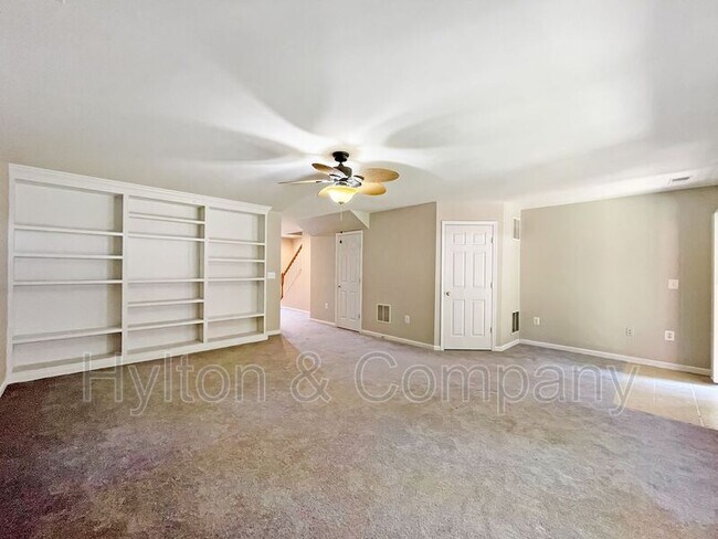 Building Photo - 15716 Palermo Terrace