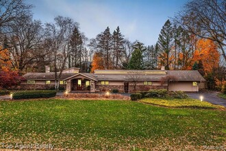 Building Photo - 5760 Snowshoe Cir