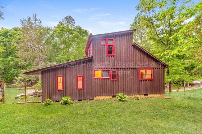 Building Photo - 380 Hatley Rd