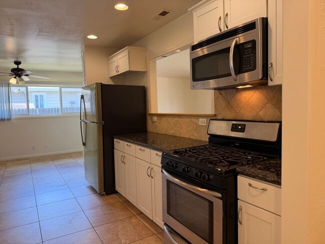 Building Photo - Gorgeous Rancho Cordova Home on Large Corner Lot!