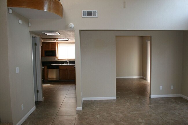 Building Photo - 4615 Gardenwood Ln