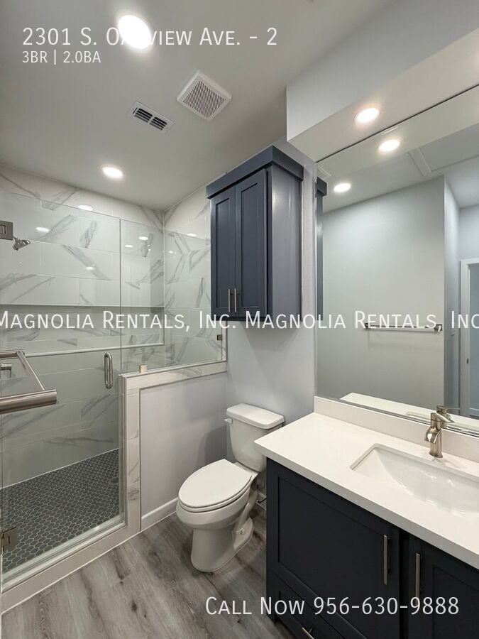 Building Photo - 2301 S Oakview Dr